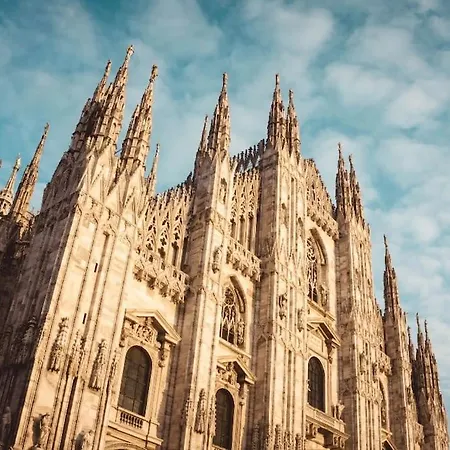 Linate Airport Elegant Suite,tram 1 Minute Away Daire Milano