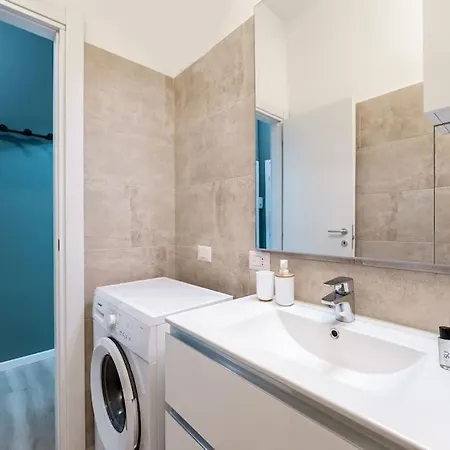 Linate Airport Elegant Suite,tram 1 Minute Away * Milano